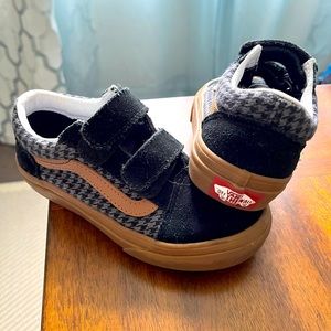 Preloved Vans Boys/Kids’ old skool size 12